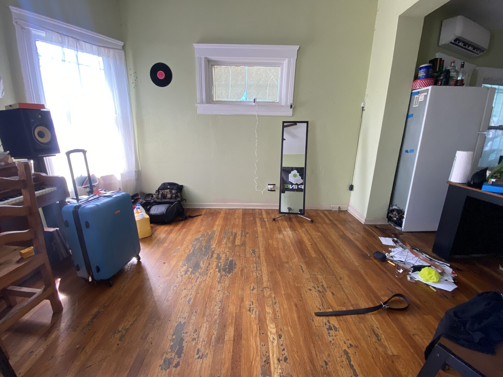 Unit A living room before renovation